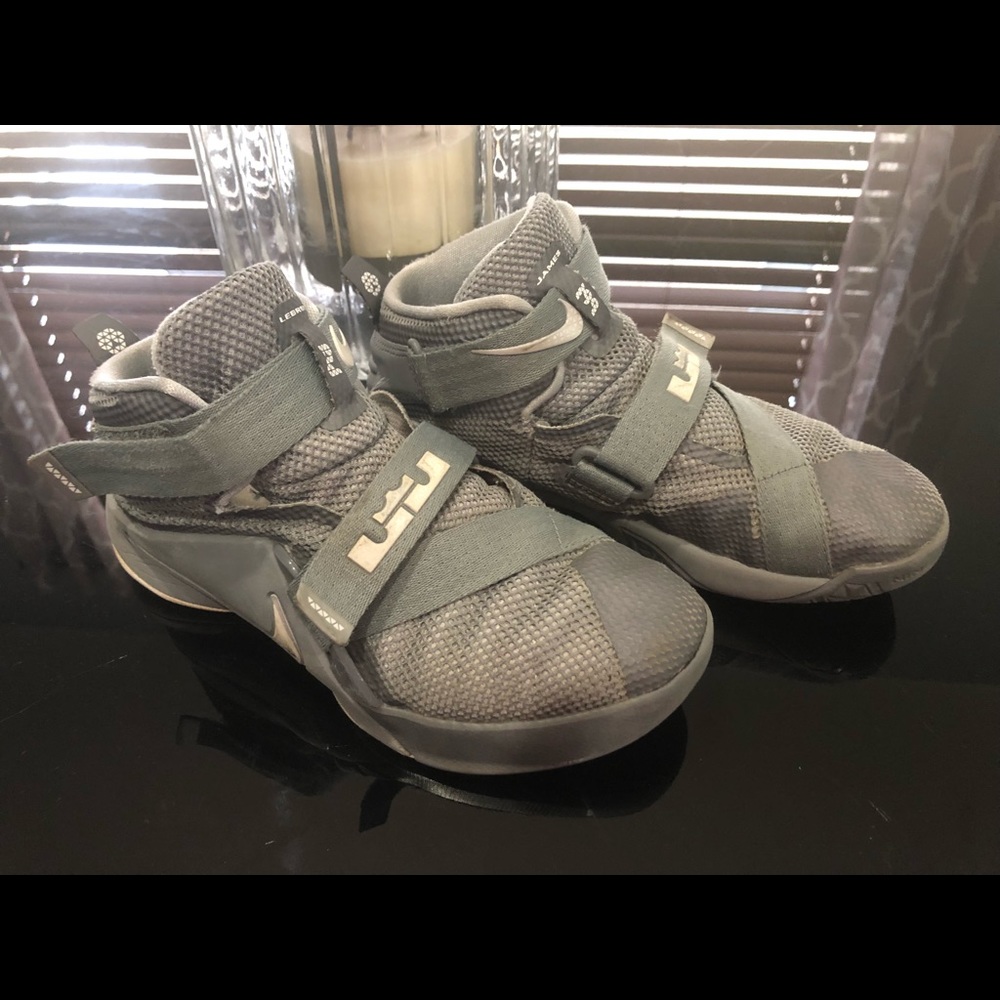 Use Nike Lebron James kids Shoes